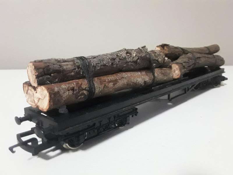 Hornby Locomotive and Rolling Stock Bundle