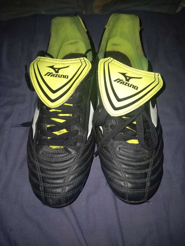 Mizuno Fortuna 8-Stud rugby boots
