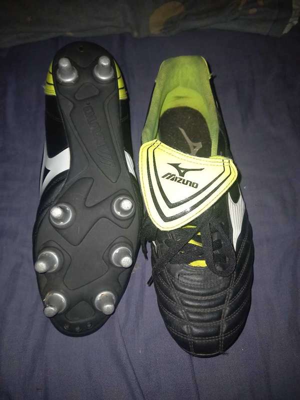 8 Stud rugby boots