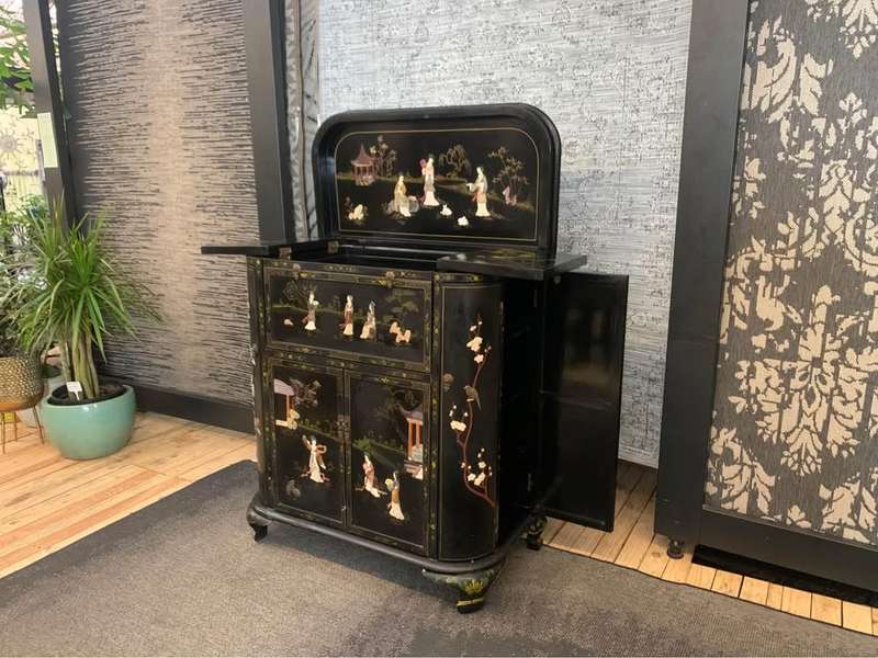 Oriental Black Lacquer with Mother of Pearl inlays Bar cabinet