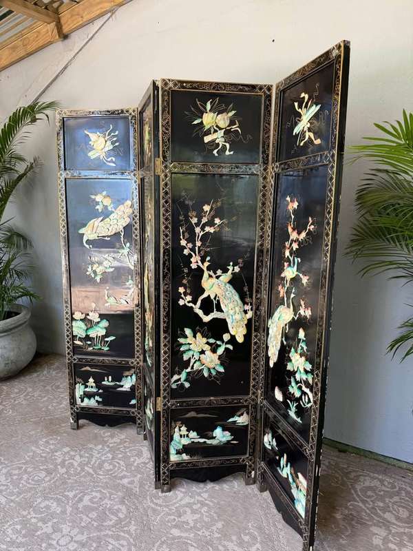 Oriental Black Lacquer Mother of Pearl and Jade screen / Room divider