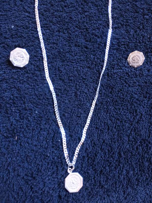 Silver chain with earrings