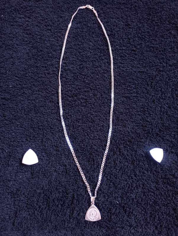 Silver chain with earrings