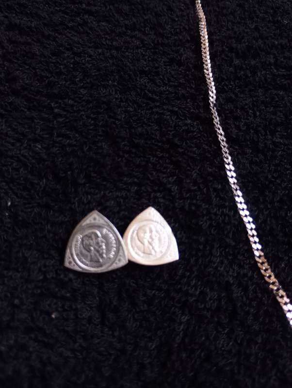 Silver chain with earrings