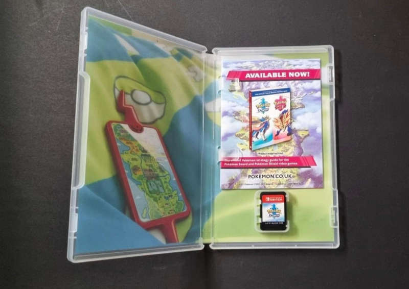 Like new Nintendo switch lite bundle