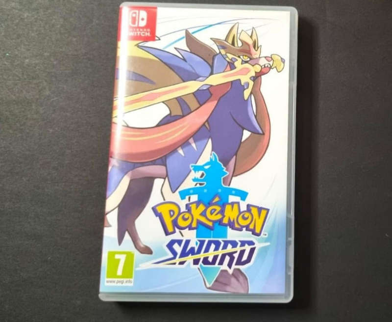 Like new Nintendo switch lite bundle