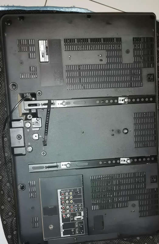 Sony Bravia KLV-32S400A (32 LCD HD TV)