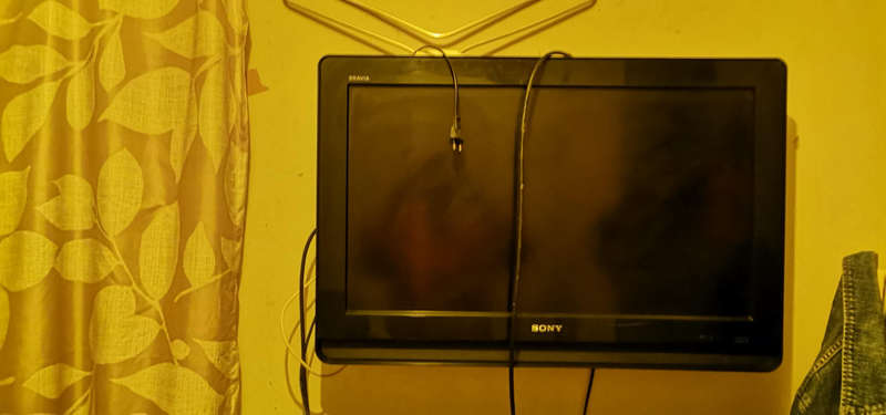Sony Bravia KLV-32S400A (32 LCD HD TV)