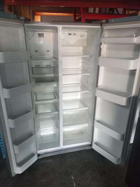 LG Double door Fridge freezer