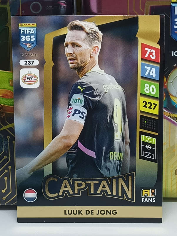 PANINI- FIFA365 2025- CAPTAIN- LUUK DE JONG #237