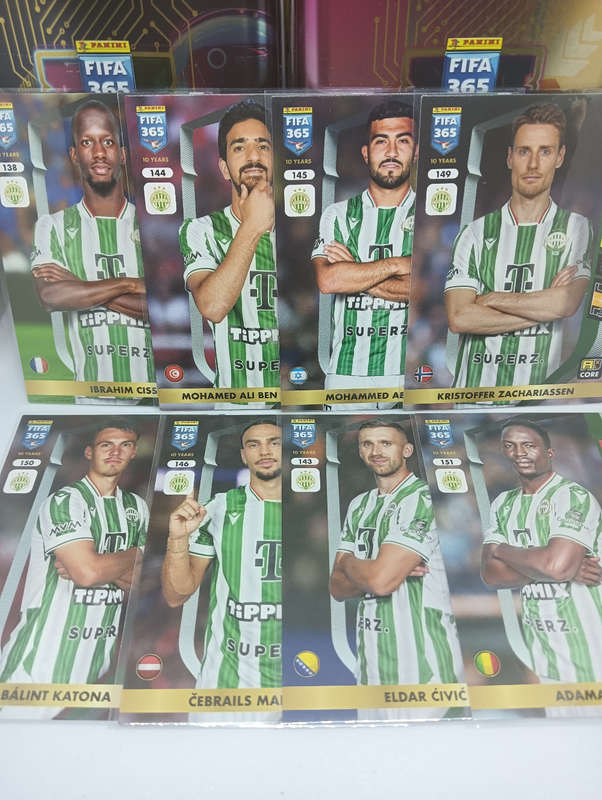 PANINI- FIFA365 2025- LOT OF 8 BASE CARDS- FERENCVAROSI TC