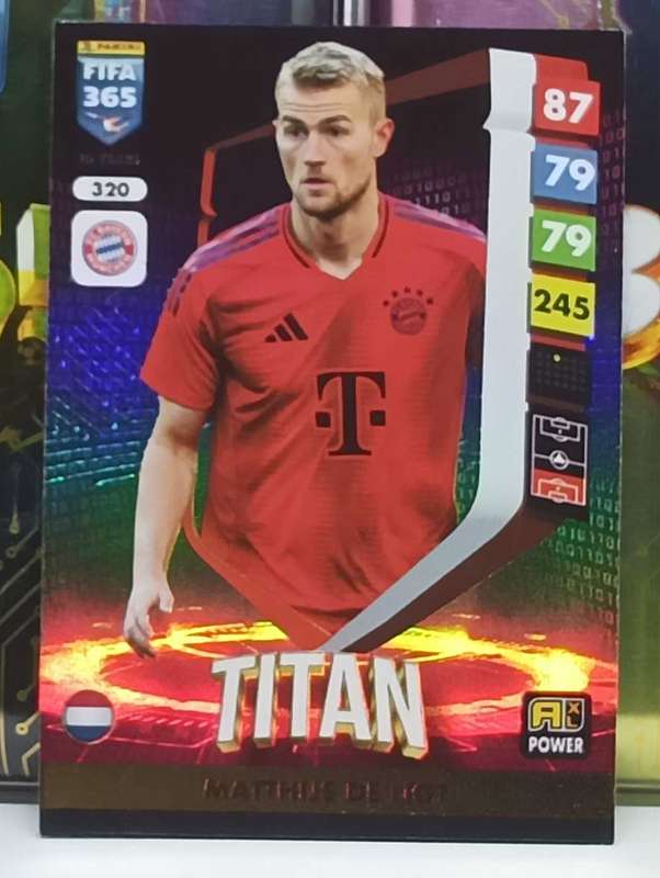 PANINI- FIFA365 2025- TITAN- MATTIJS DE LIGT #320