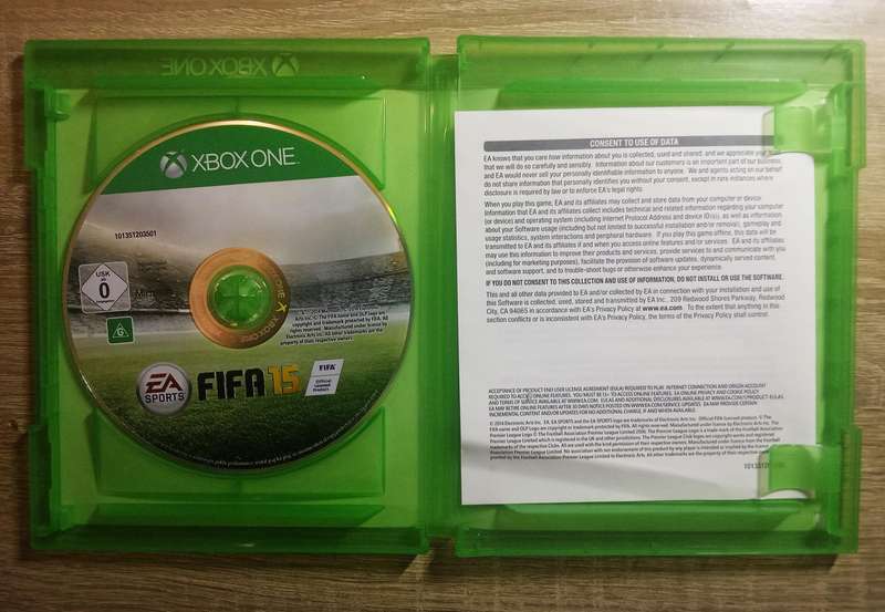 Xbox one Fifa 2015 (Good condition no scratches at all)