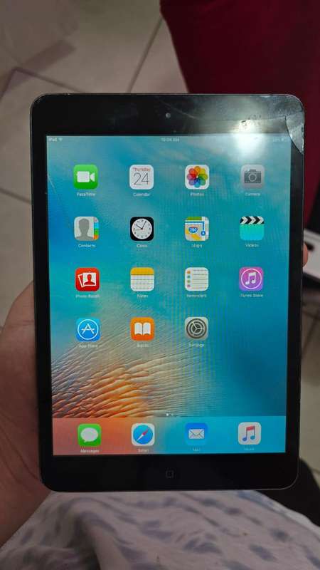 Apple Ipad Mini 1st Gen A1432 (Please Read description)