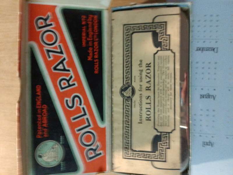 VINTAGE ROLLS RAZOR
