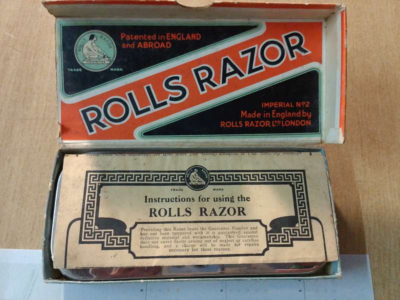 VINTAGE ROLLS RAZOR