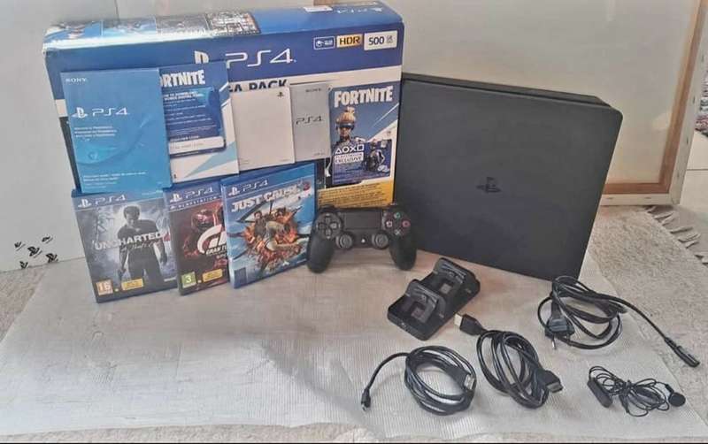 Playstation 4 in pristine condition