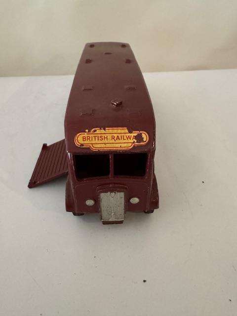 Dinky Toys 581 - Meccano England - Horse Box