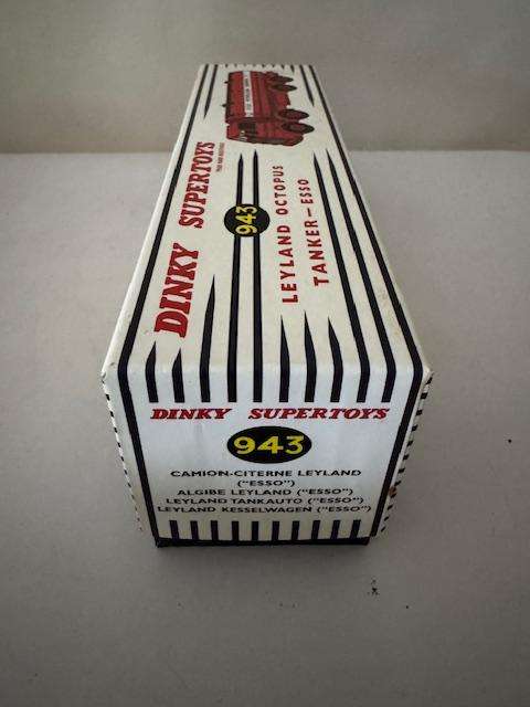 Dinky Supertoys 943 - Atlas - Leyland Octopus Tanker - Esso