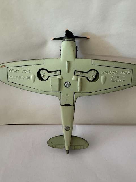 Dinky Toys 719 - Spitfire MK II
