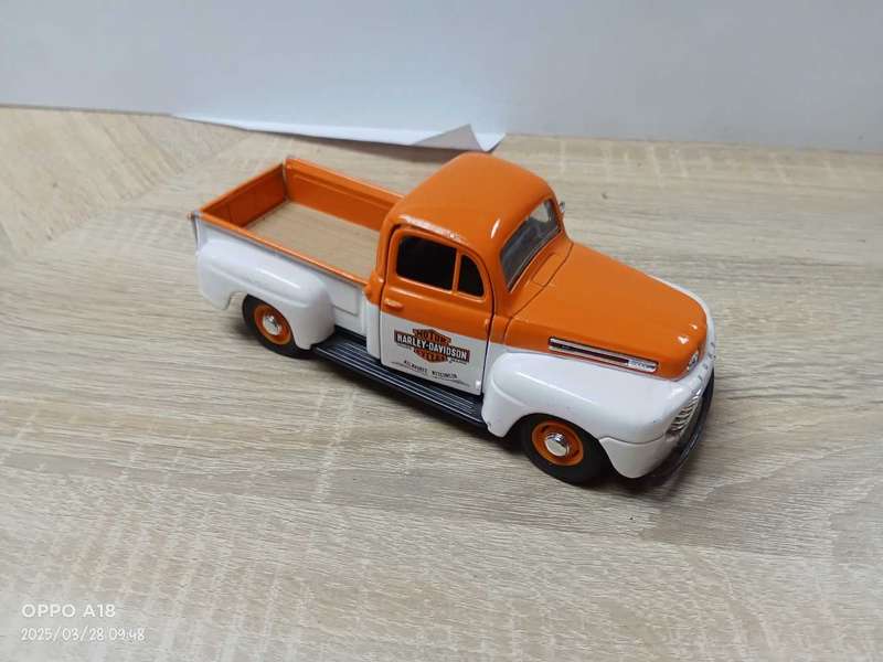 Harley Davidson Ford F1 Hobby Model