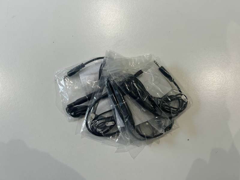 SINGLE IR EMITTER WITH SELF ADHESIVE 3M STICKER. 3.5MM MINI JACK E-IR-TX1-V