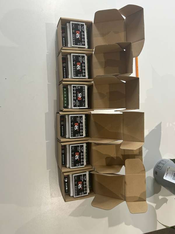 BES Ingenium 3 CHANNEL UNIVERSAL DIMMER