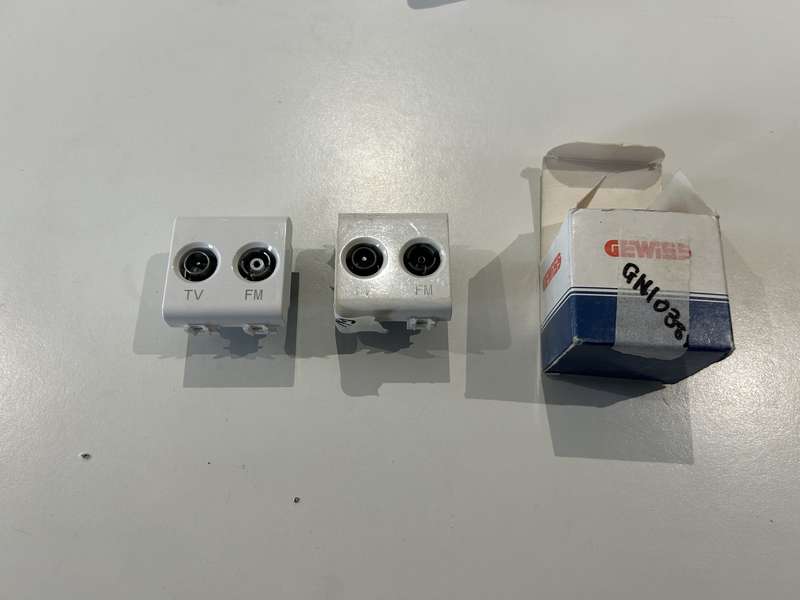 CHORUS 2M TV+FM DIRECT MALE TYPE CONNECTION WHITE GEWISS GW10381