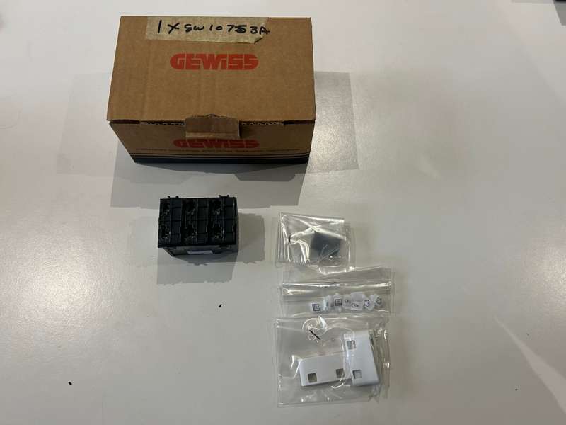 KNX EASY PUSH BUTTON PANEL 6 CHANNEL WHITE GW10753A