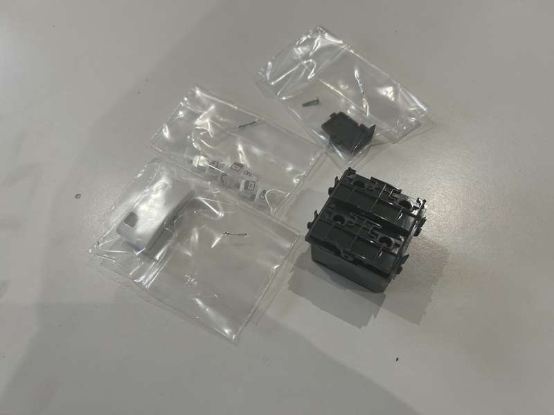 KNX 4CH PUSHBUTTON PANEL INT SYMBOLS - WHITE GW10787