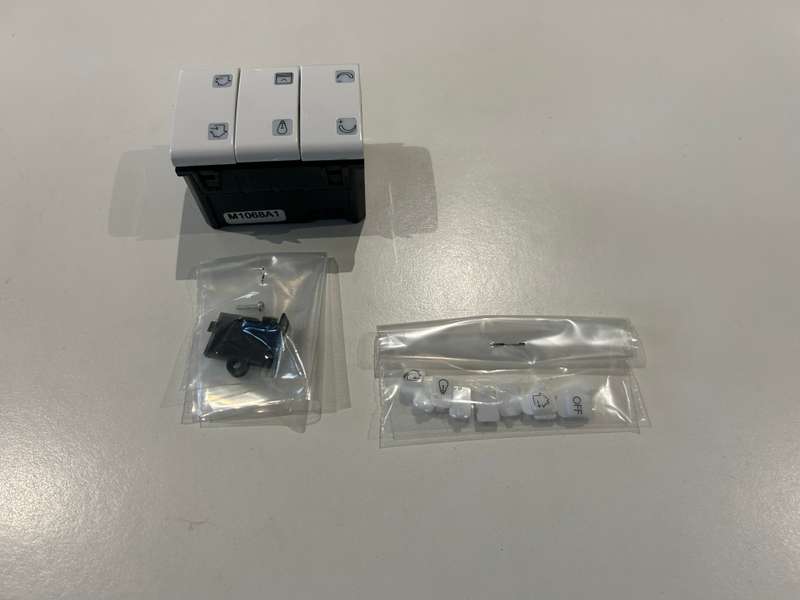 KNX EASY 6-CHANNEL SWITCH WITH INTERCHANGEABLE SYMBOLS BLACK GW12753A