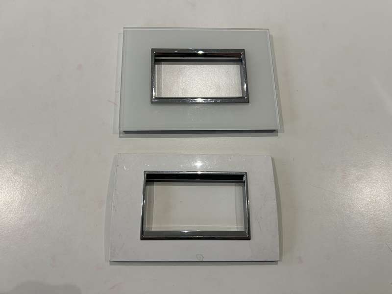 CHORUS LUX 4-GANG COVER PLATE MILK WHITE GW16204TB