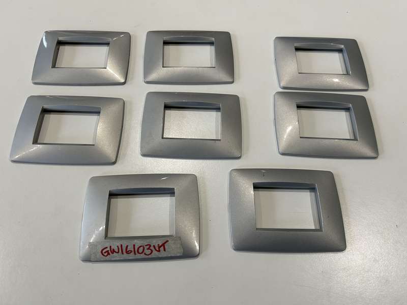 CHORUS ONE 3-GANG COVER PLATE MILK TITANIUM GW16103VT