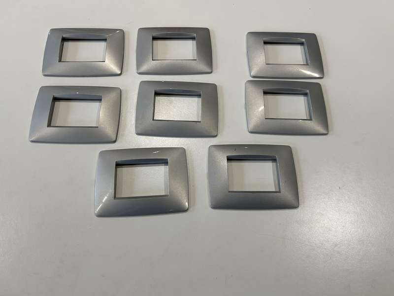 CHORUS ONE 3-GANG COVER PLATE MILK TITANIUM GW16103VT