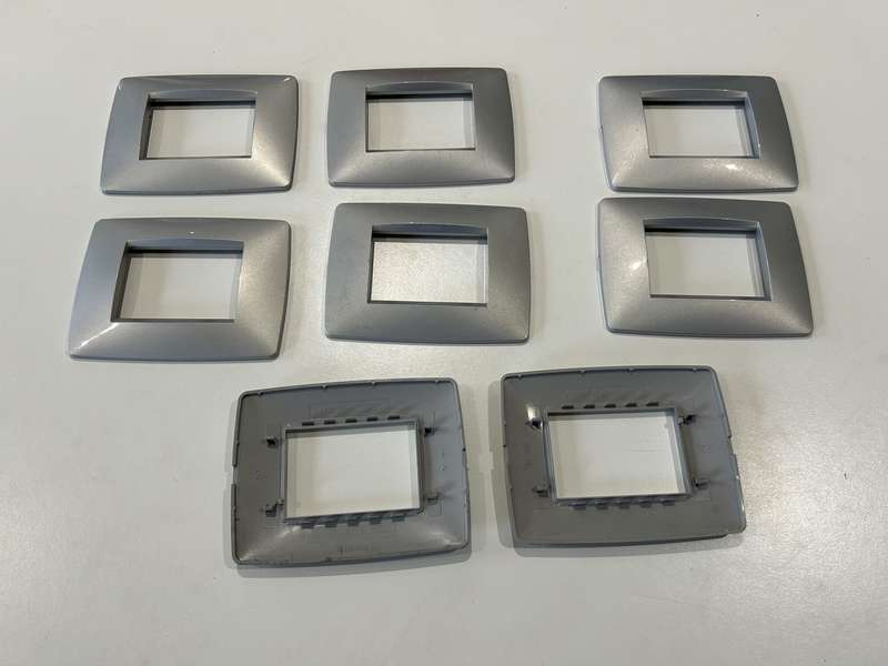 CHORUS ONE 3-GANG COVER PLATE MILK TITANIUM GW16103VT