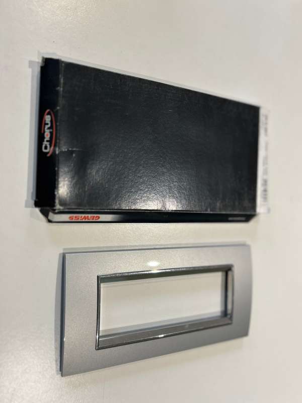 CHORUS LUX 6-GANG COVER PLATE TITANIUM TECHNOPOLYMER GW16206VT