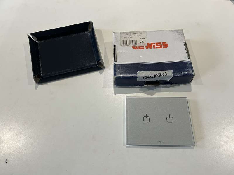 TOUCH PLATE 3P TITANIUM 2 SIGNS GW16952CT
