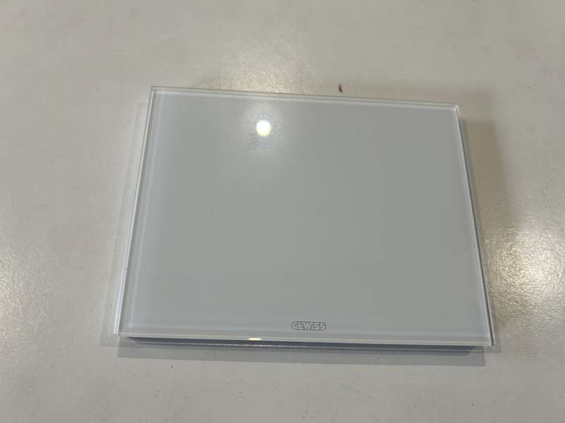 KNX ICE TOUCH COVER PLATE WHITE 6 INT SYM GW16946CB