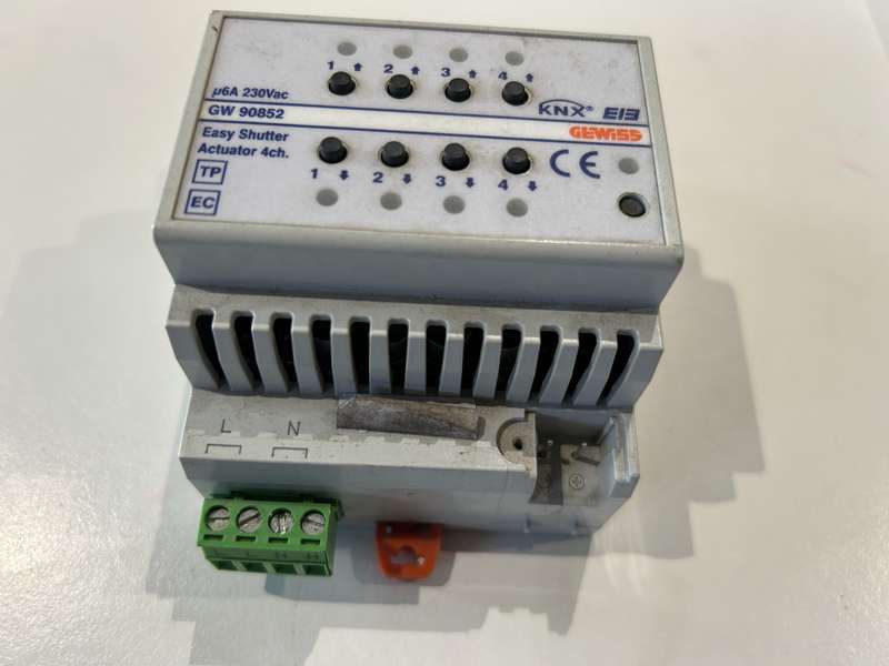 KNX EASY ROLLER SHUTTER ACTUATOR 4 CHANNEL 6A GW90852
