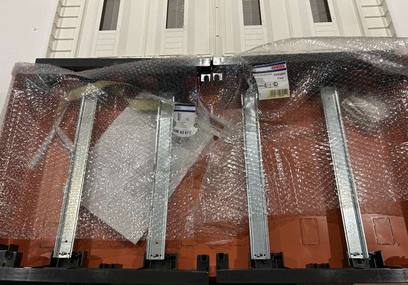 FLUSH DB 72MOD. 4X18 SMOKED DOOR IP40 GW40611 GEWISS