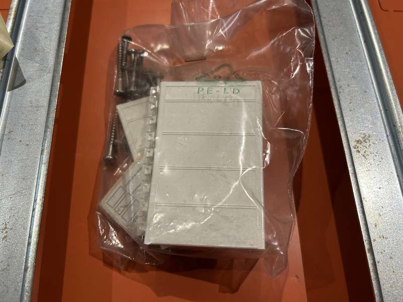 FLUSH DB 72MOD. 4X18 SMOKED DOOR IP40 GW40611 GEWISS