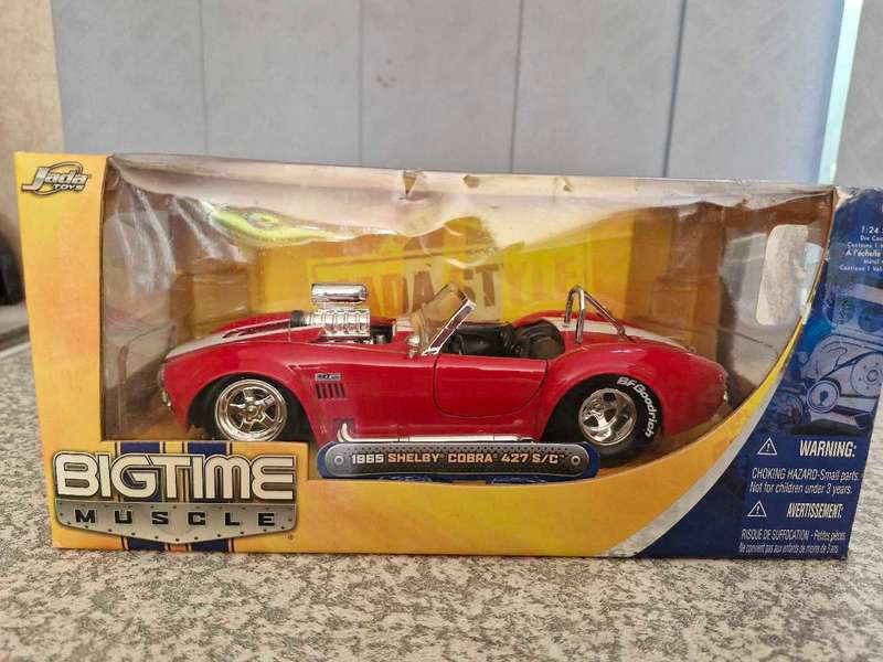 14 x (1:18 scale) Die Cast Model cars