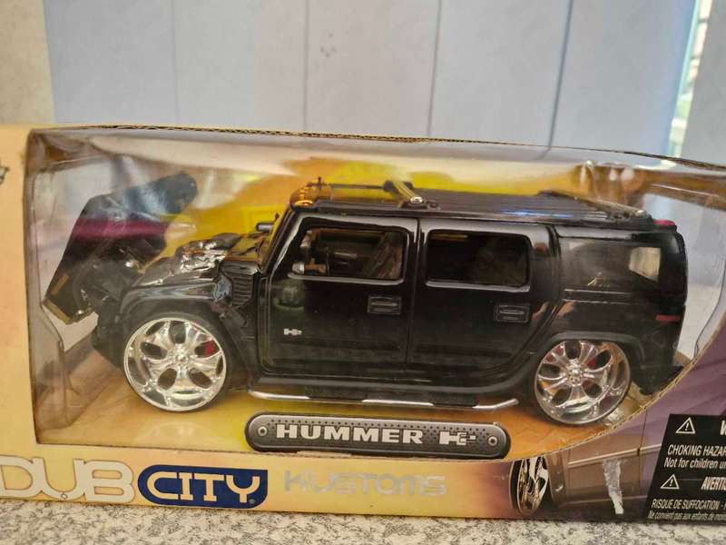14 x (1:18 scale) Die Cast Model cars