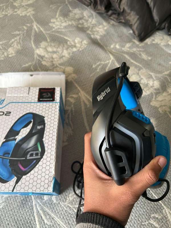 MSI Rx570 Gaming x 4G - Gaming Graphics Card VERY GOOD CONDITION - negotiable plus + gaming headset