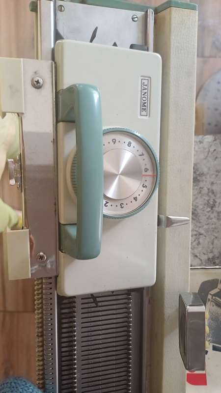 Janome Junior Knitter CHJ-3 knitting Machine