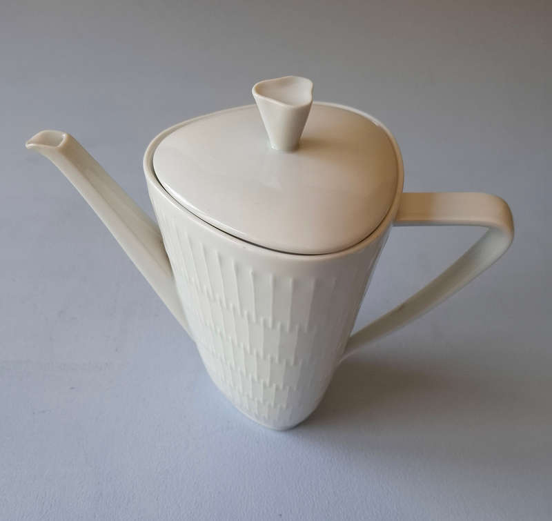 Vintage Hans Achtziger per Hutschenreuther Selb Demitasse Coffee Set