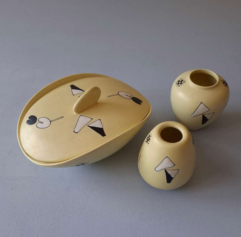 Gouda Flora Pottery Geometric Shaped