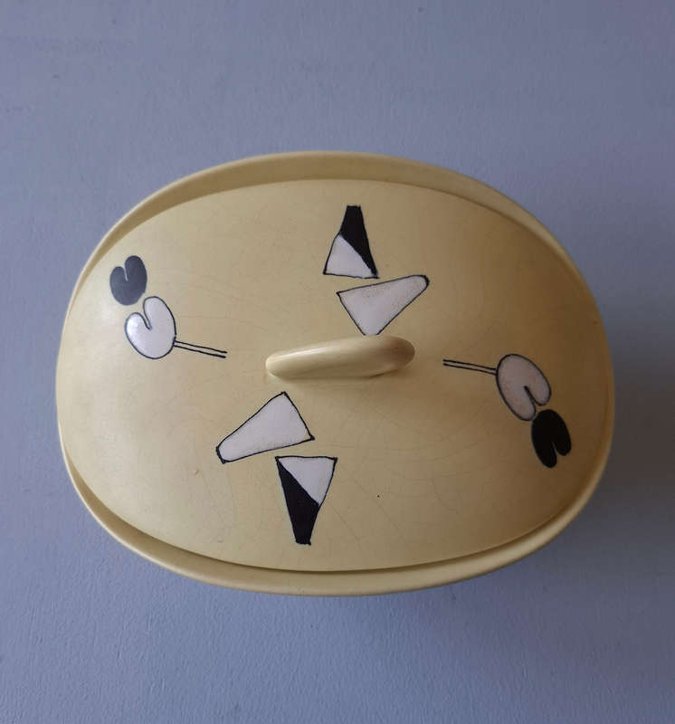 Gouda Flora Pottery Geometric Shaped