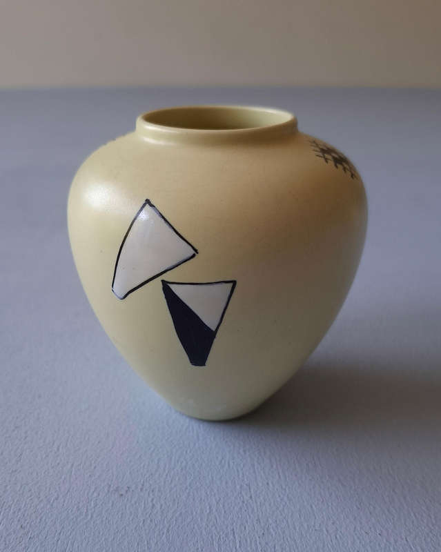 Gouda Flora Pottery Geometric Shaped