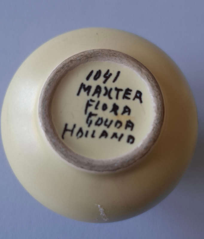 Gouda Flora Pottery Geometric Shaped
